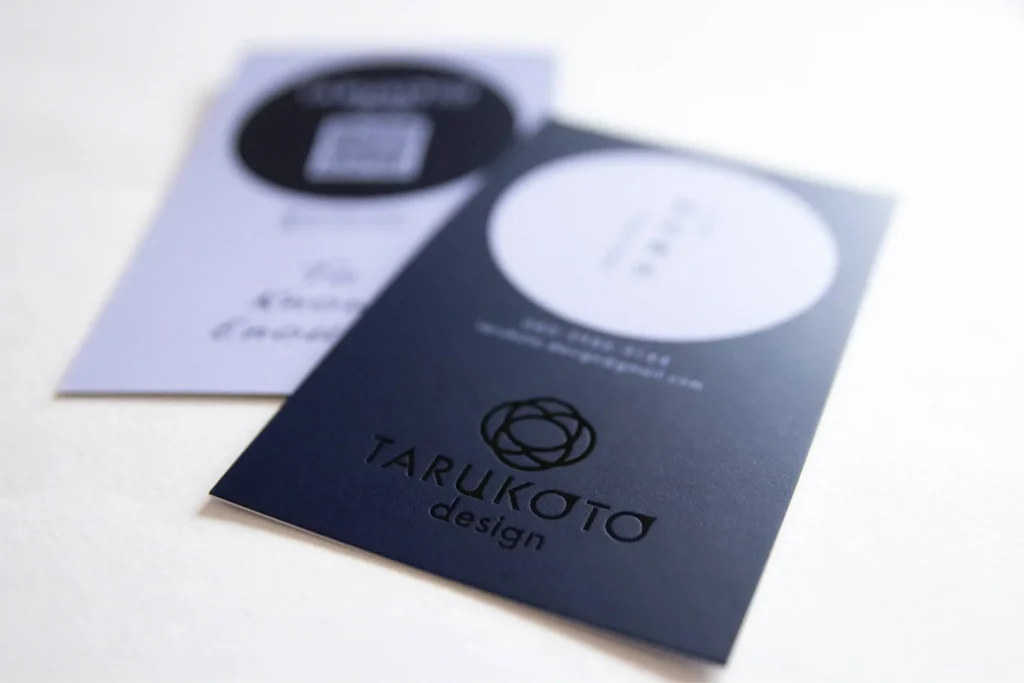 TARUKOTOdesignの名刺を別確度から撮った写真